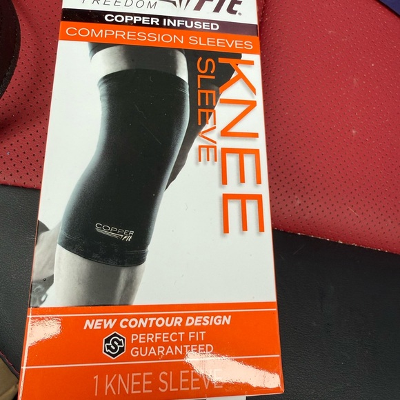 Copper Fit Knee Sleeve - Picture 1 of 4